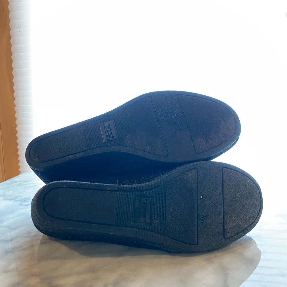 Tom’s Charcoal Gray and Silver Wedges - Picture 5 of 5